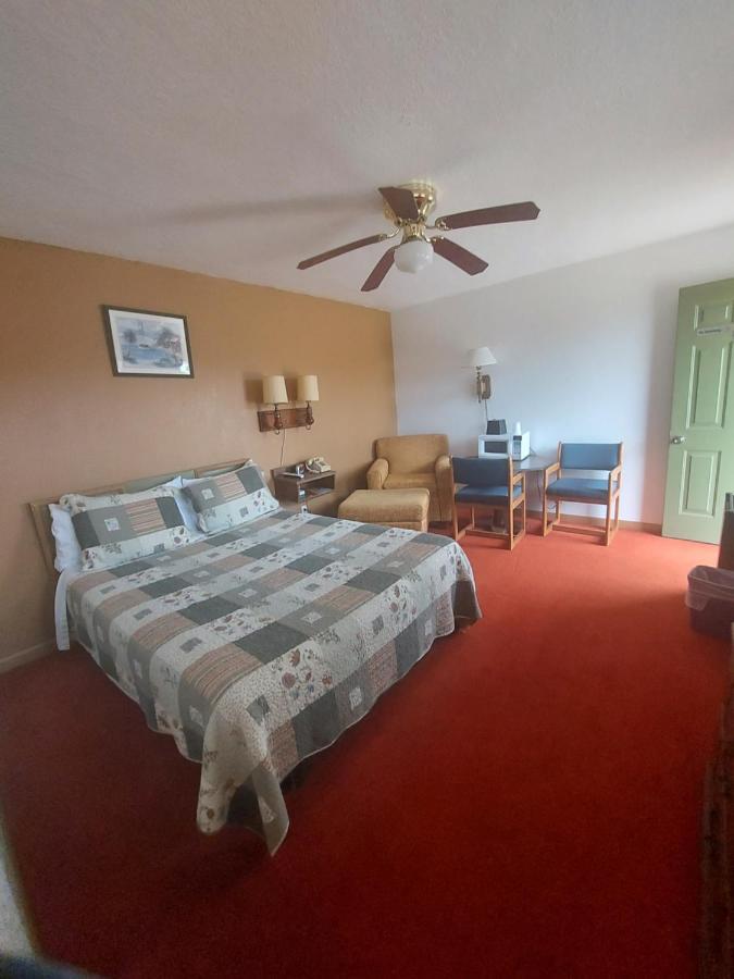Riverview Motel Mammoth Spring Bagian luar foto